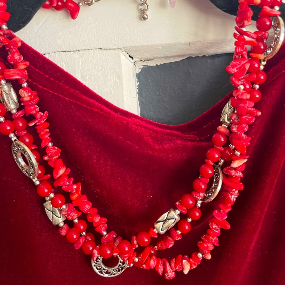 Premier Designs necklace.